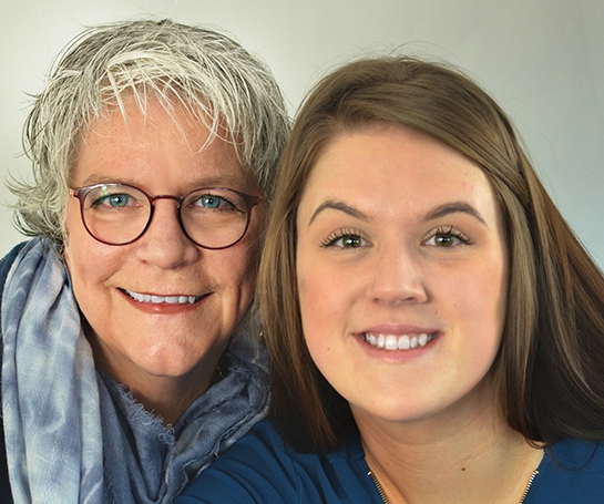 Tammie De Anne Hunter, présidente, et Braelei McDonald, gestionnaire de programme pour LegArt Apparel