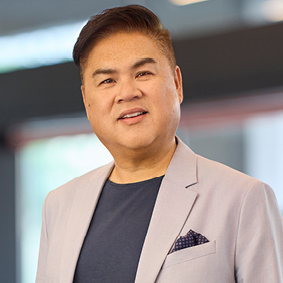 Portrait of a bdc employee of Asian origin