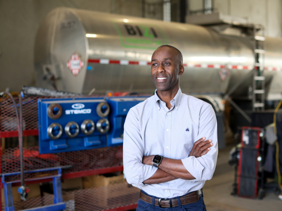 portrait de Abu Bizimana, président-directeur général